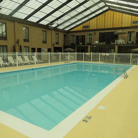Gold Vault Inn Radcliff 外观 照片