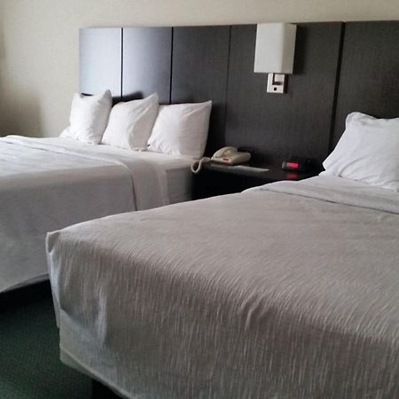 Gold Vault Inn Radcliff 外观 照片