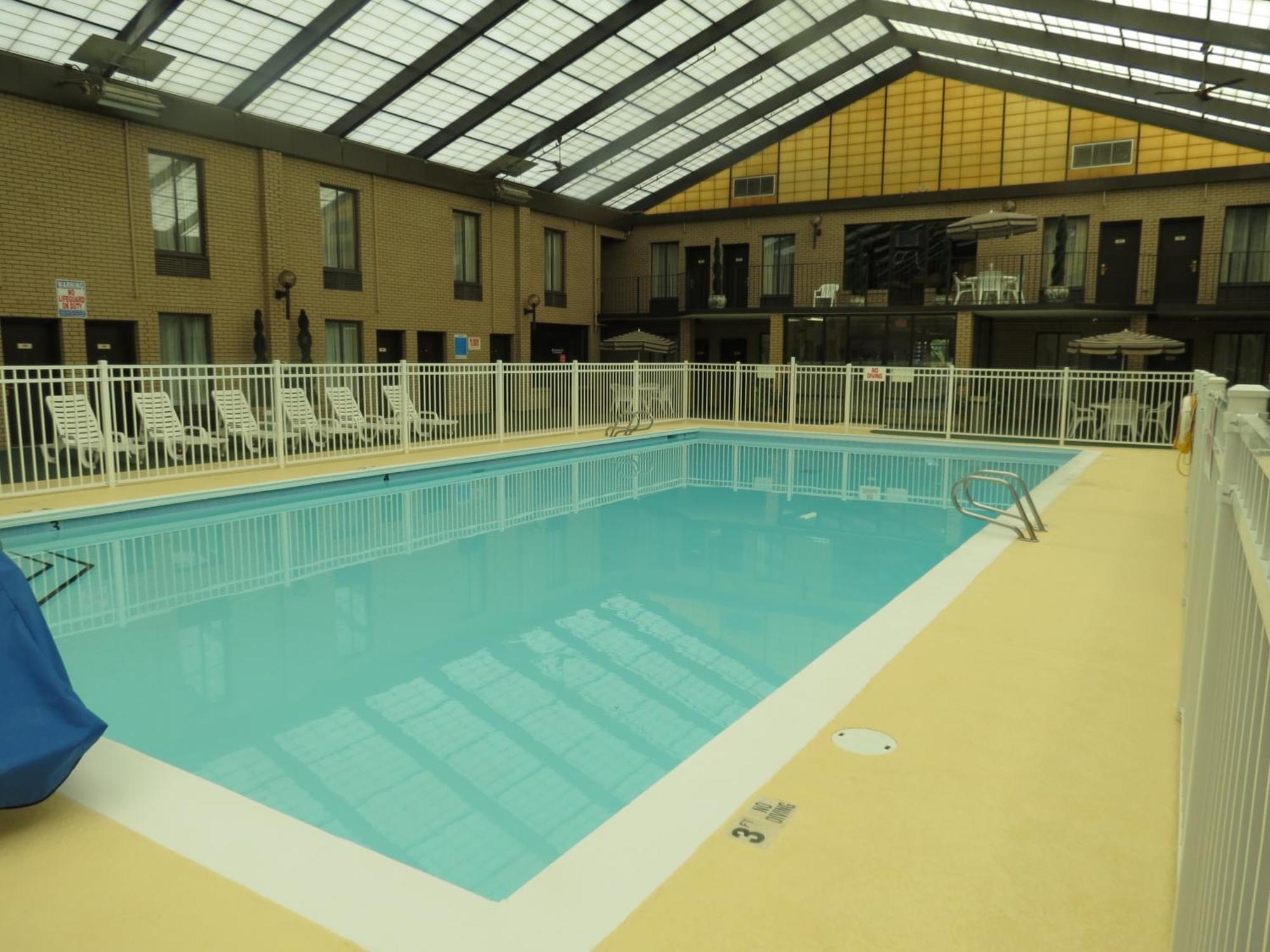 Gold Vault Inn Radcliff 外观 照片