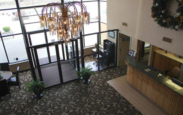 Gold Vault Inn Radcliff 外观 照片