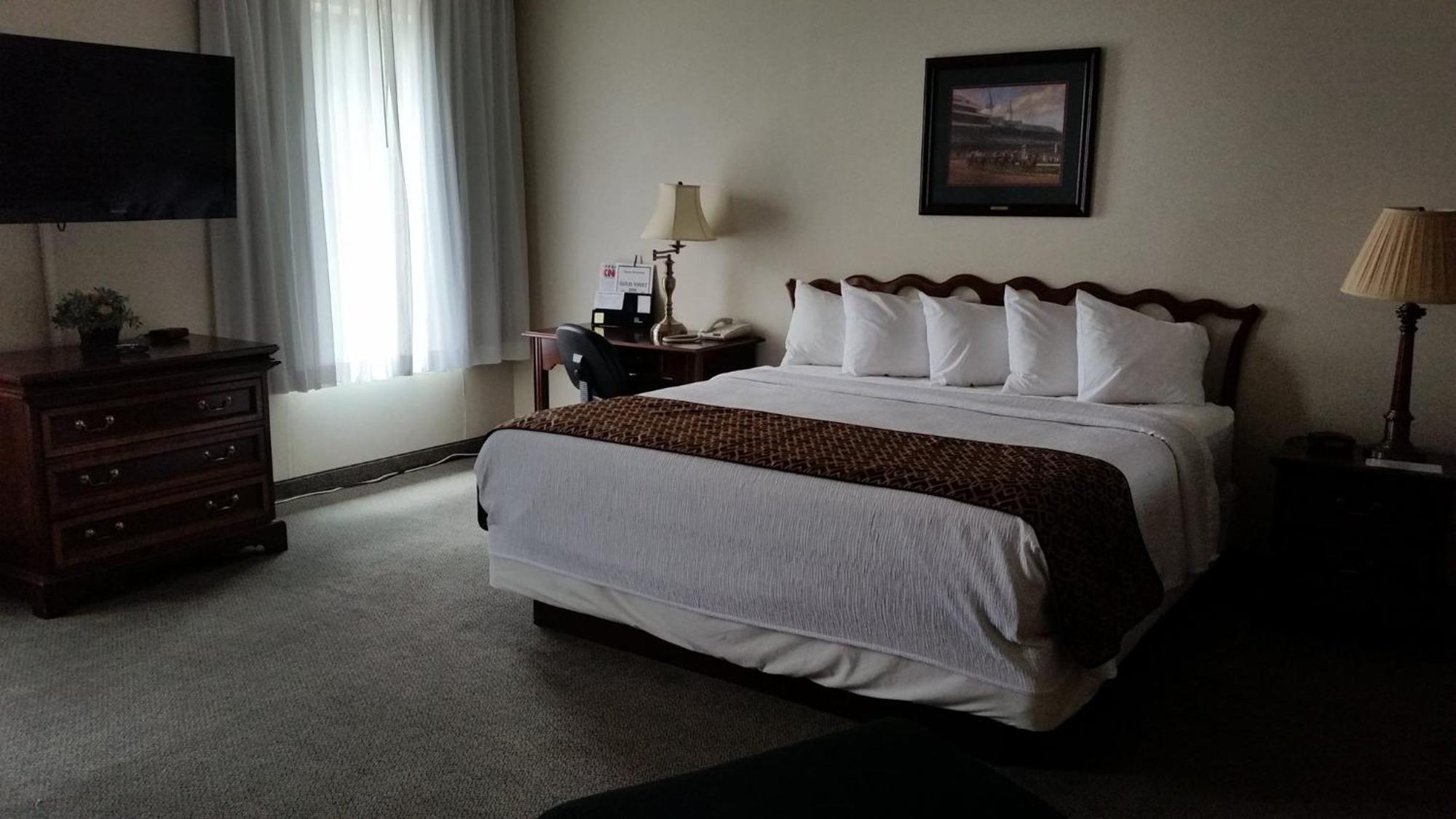 Gold Vault Inn Radcliff 外观 照片