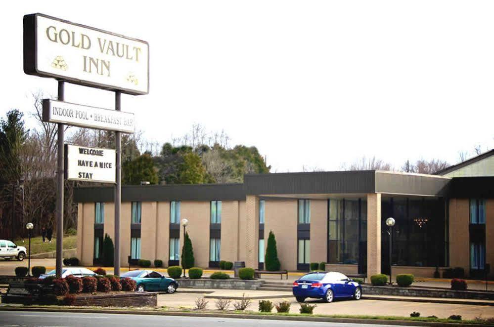 Gold Vault Inn Radcliff 外观 照片