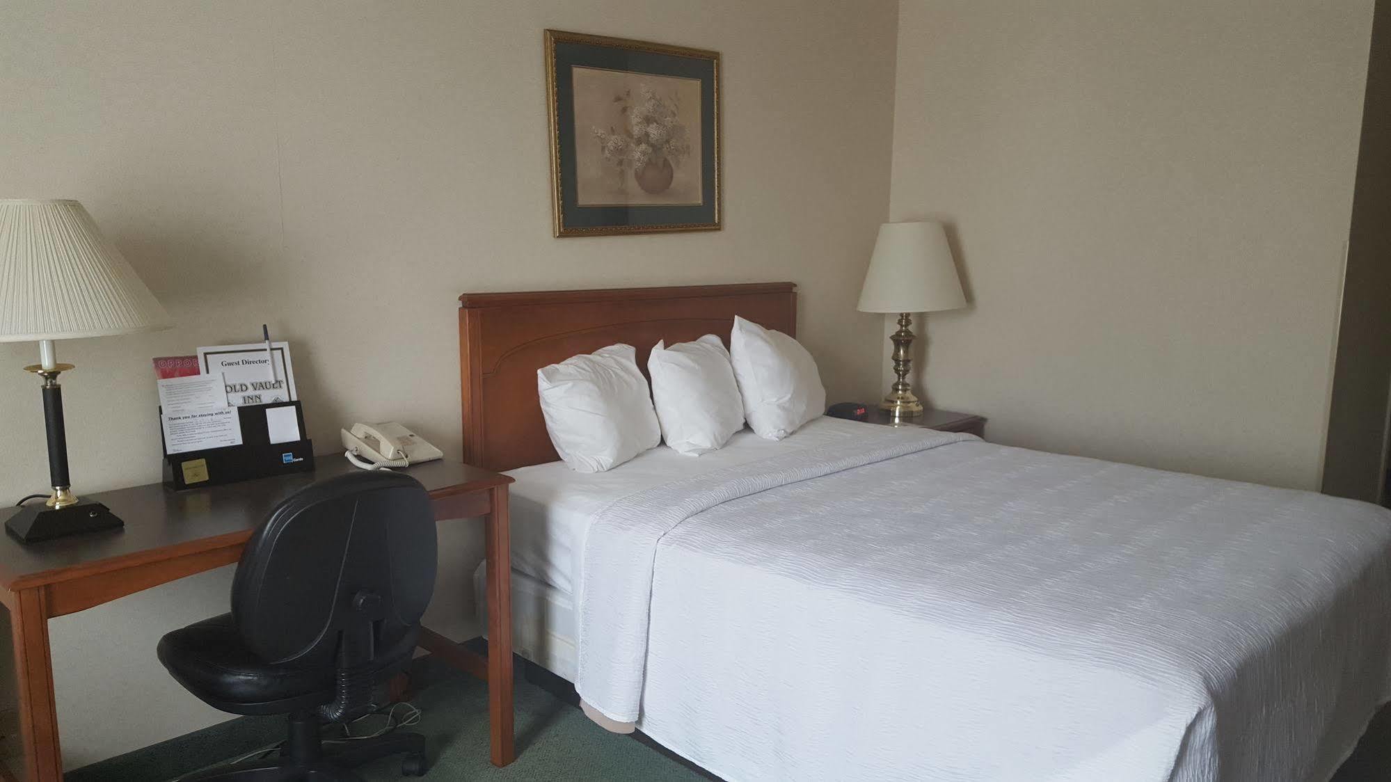 Gold Vault Inn Radcliff 外观 照片