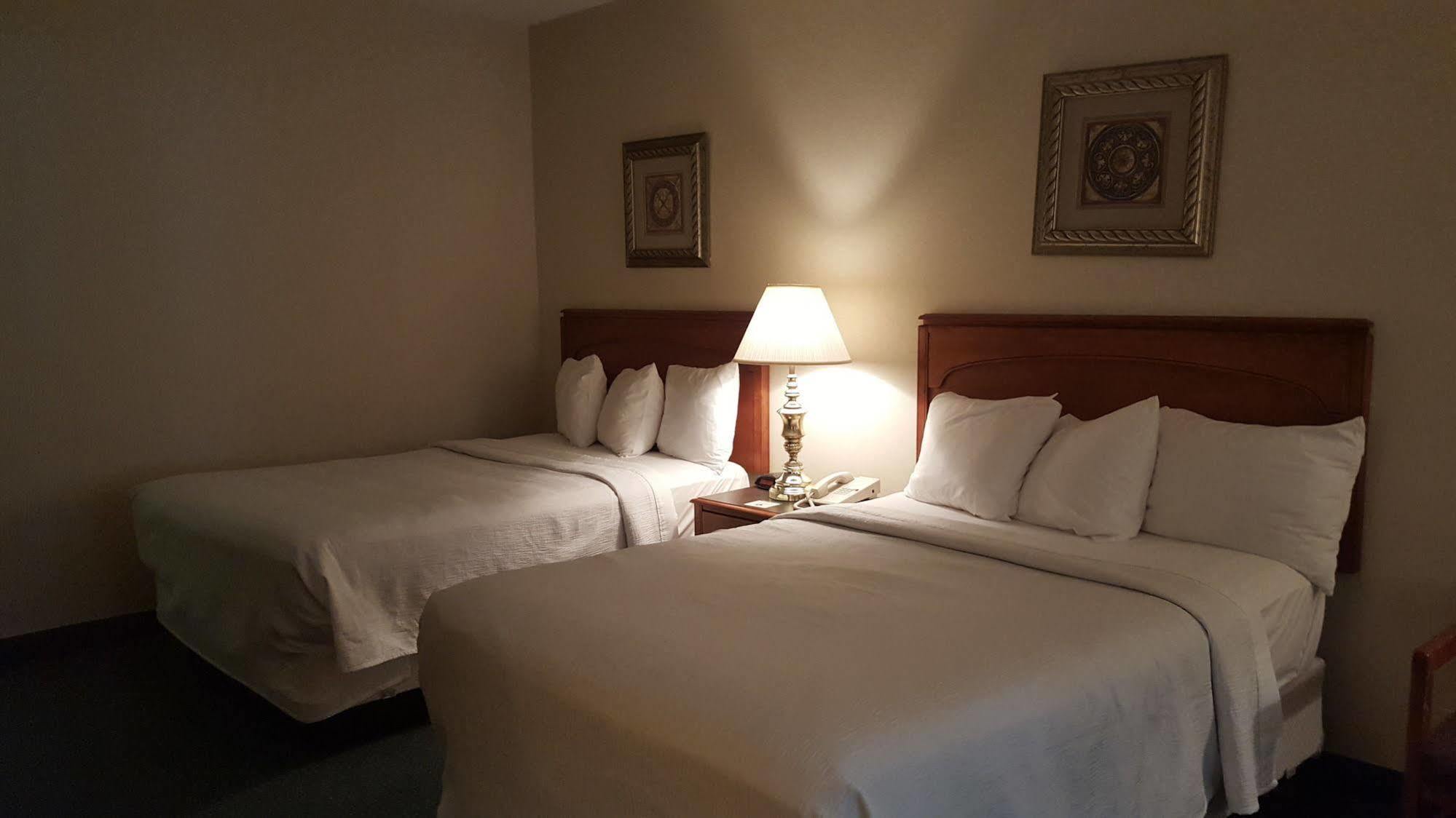 Gold Vault Inn Radcliff 外观 照片